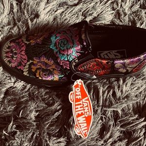 ”Exclusive” Vans Festival Size 6.5 Womens